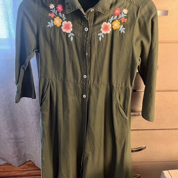 wonder nation Other - Wonder Nation Olive Floral Embroidered Shirt